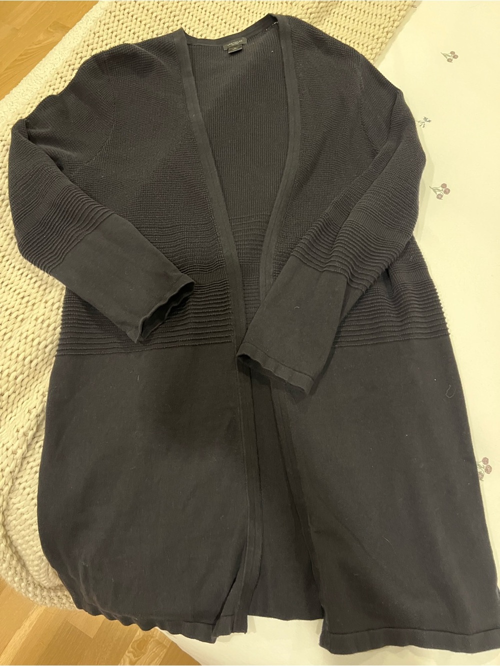 Ann Taylor Woman’s Black Open-Front Ribbed Cardigan
